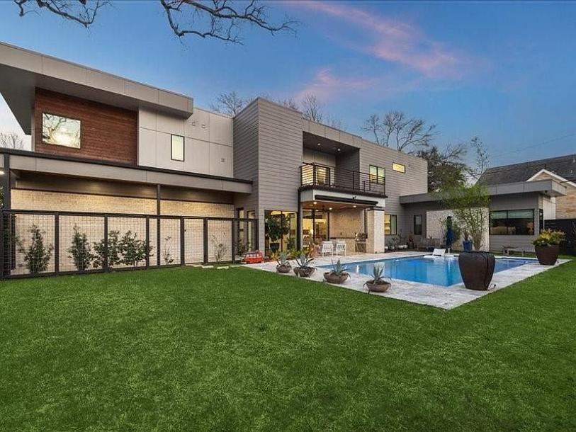 1737 Libbey Dr, Houston, TX 77018-6