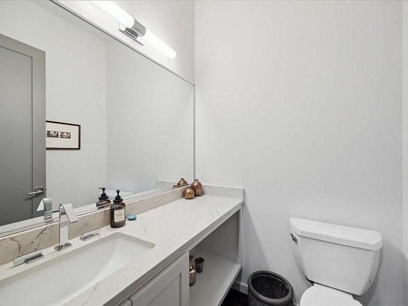 1737 Libbey Dr, Houston, TX 77018-35