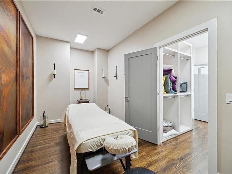 1737 Libbey Dr, Houston, TX 77018-20