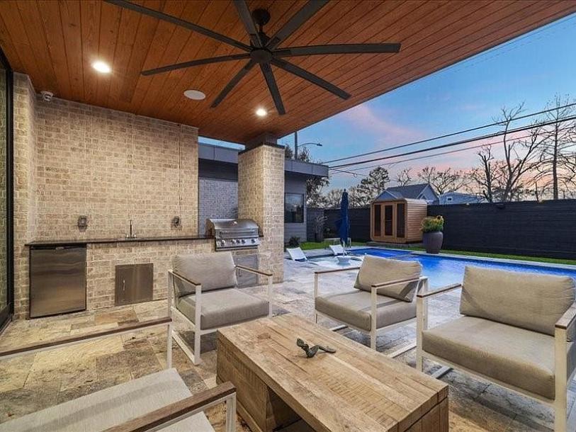 1737 Libbey Dr, Houston, TX 77018-18