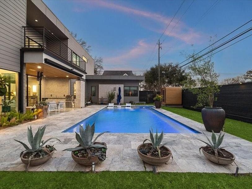 1737 Libbey Dr, Houston, TX 77018-17