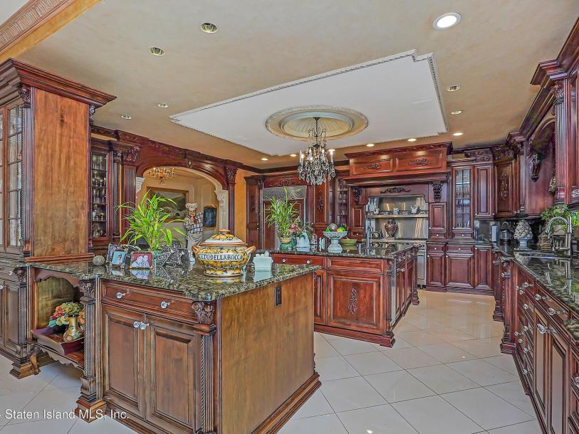 177 Benedict Rd, Staten Island, NY 10304-7