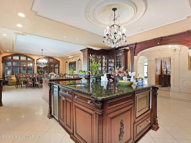 177 Benedict Rd, Staten Island, NY 10304-8