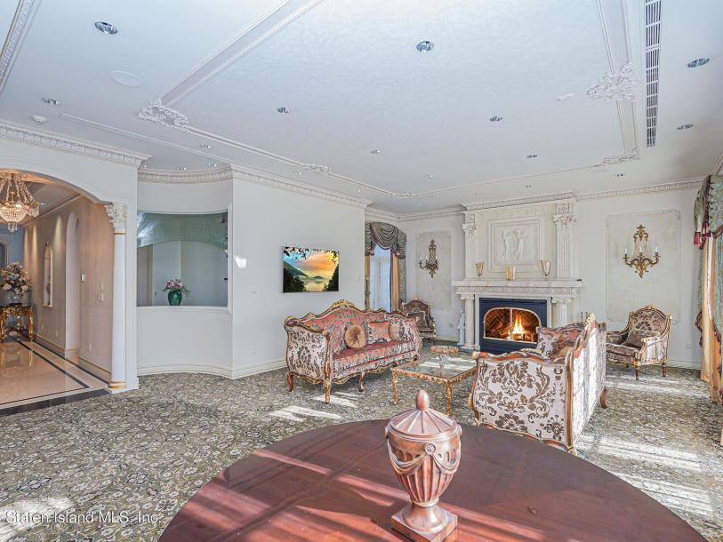 177 Benedict Rd, Staten Island, NY 10304-16