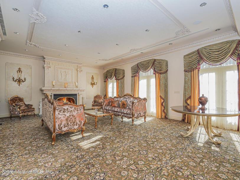 177 Benedict Rd, Staten Island, NY 10304-17