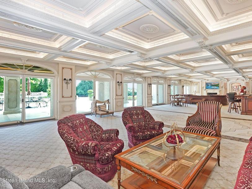 177 Benedict Rd, Staten Island, NY 10304-54