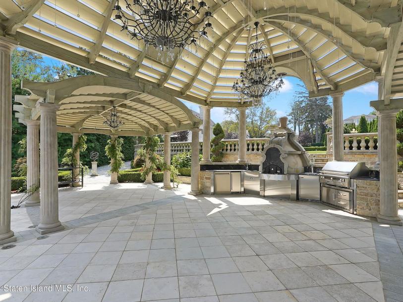 177 Benedict Rd, Staten Island, NY 10304-61