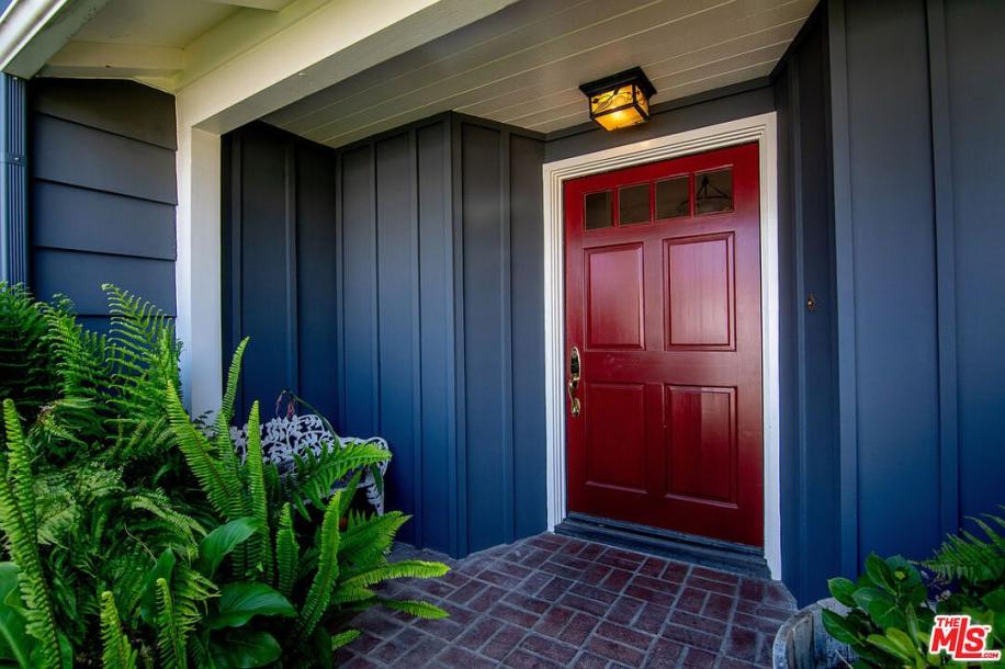 2179 Linda Flora Dr, Los Angeles, CA 90077-2