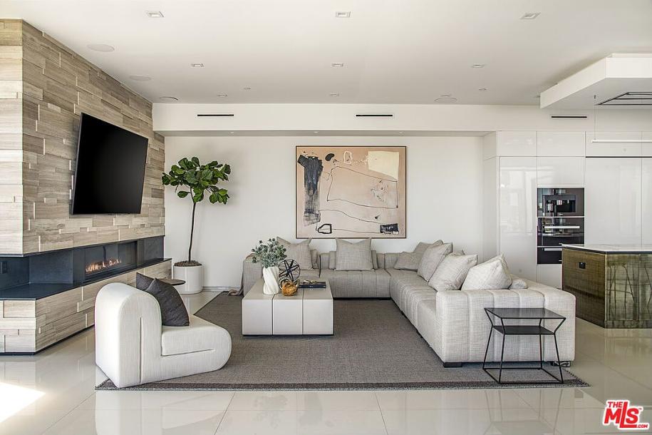 2301 Hercules Dr, Los Angeles, CA 90046-3