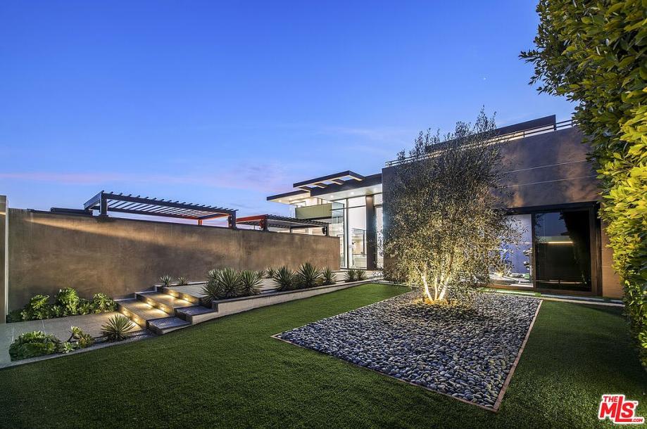 2301 Hercules Dr, Los Angeles, CA 90046-27