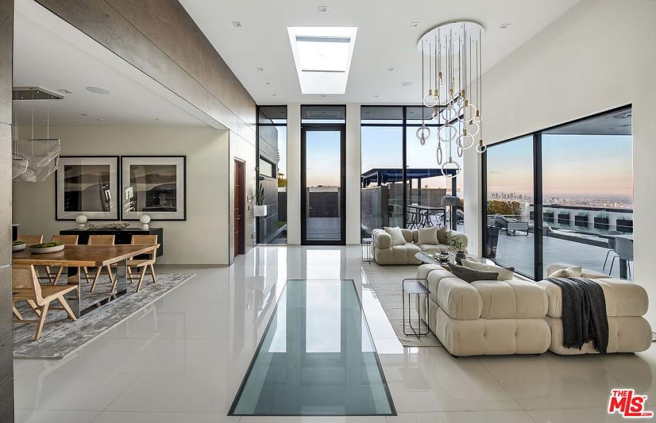 2301 Hercules Dr, Los Angeles, CA 90046-28