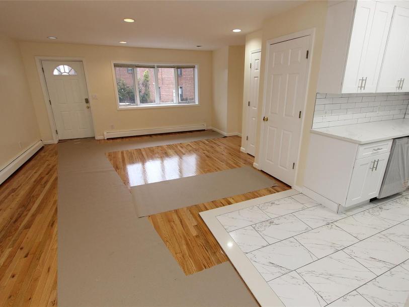250-16 41st Road, Little Neck, NY 11363-16