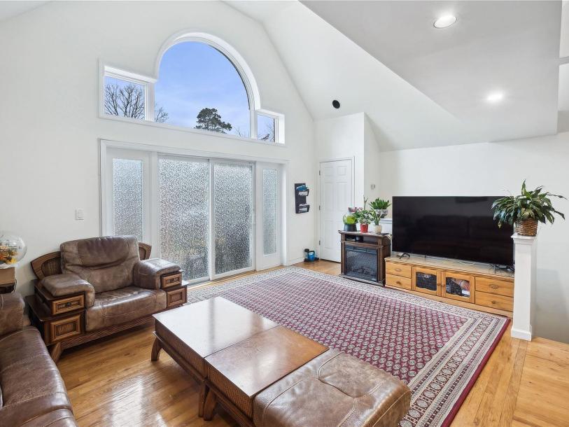 250-16 41st Road, Little Neck, NY 11363-24