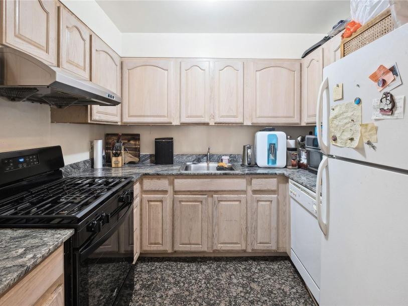 250-16 41st Road, Little Neck, NY 11363-26
