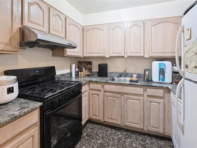 250-16 41st Road, Little Neck, NY 11363-27