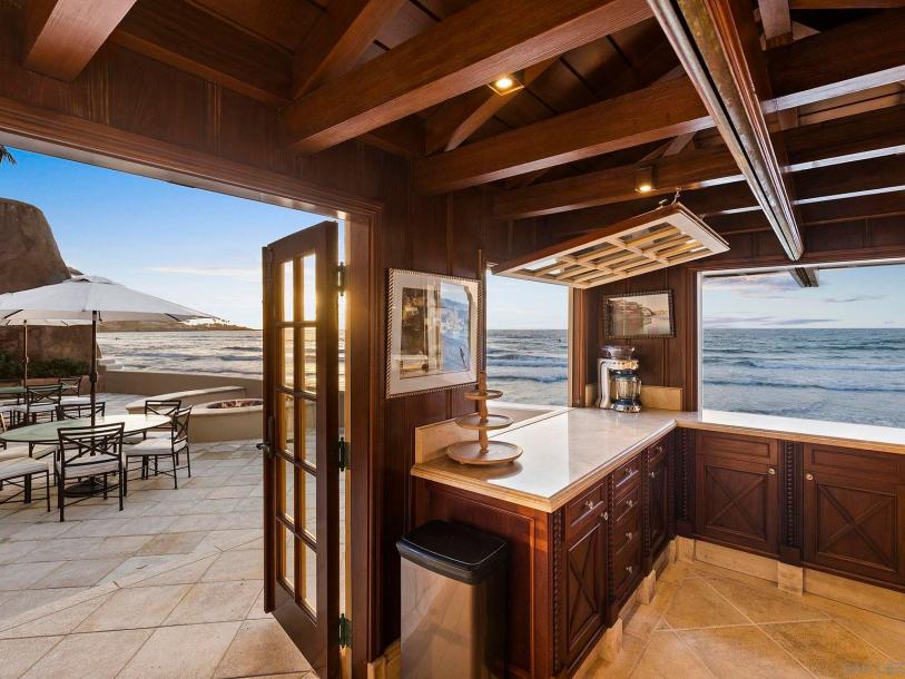 1900 Spindrift Dr, La Jolla, CA 92037-24