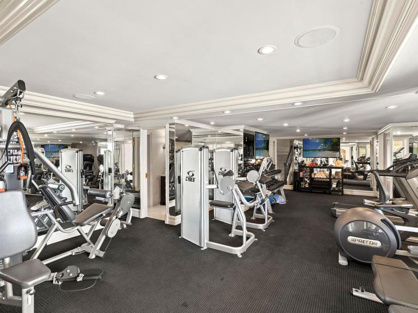 1900 Spindrift Dr, La Jolla, CA 92037-11