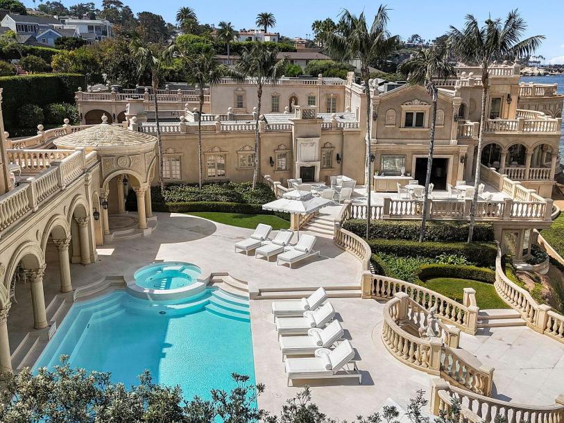 1900 Spindrift Dr, La Jolla, CA 92037-42