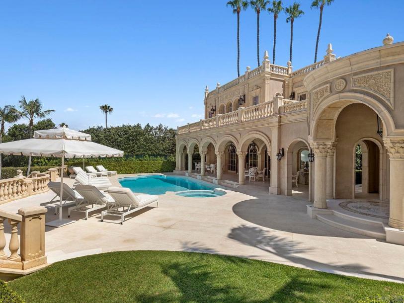 1900 Spindrift Dr, La Jolla, CA 92037-30