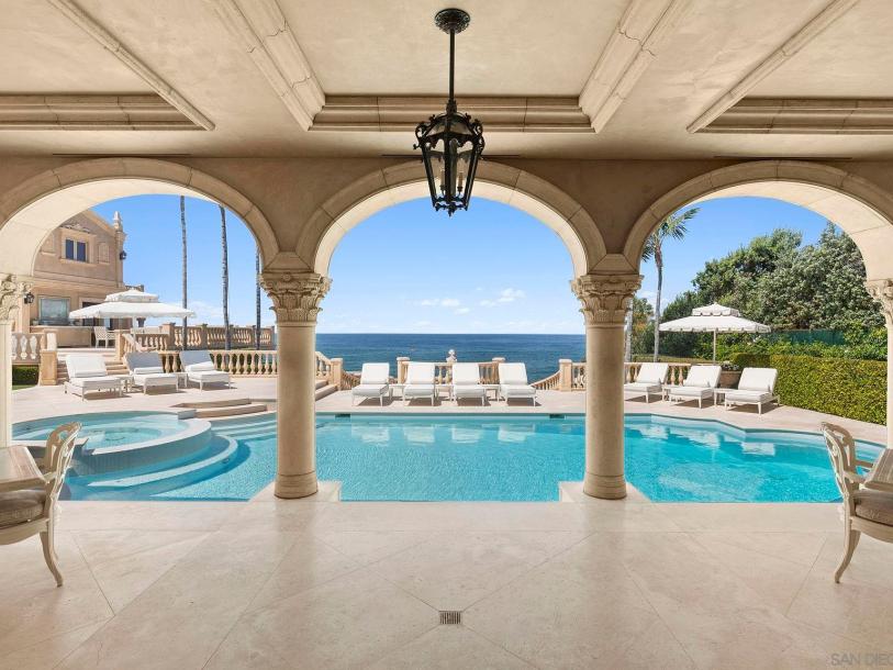 1900 Spindrift Dr, La Jolla, CA 92037-16