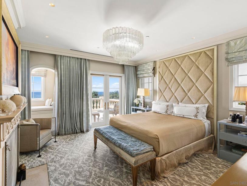 1900 Spindrift Dr, La Jolla, CA 92037-15