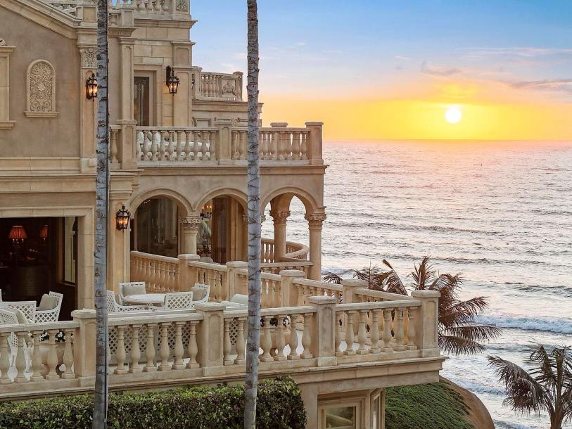 1900 Spindrift Dr, La Jolla, CA 92037-29