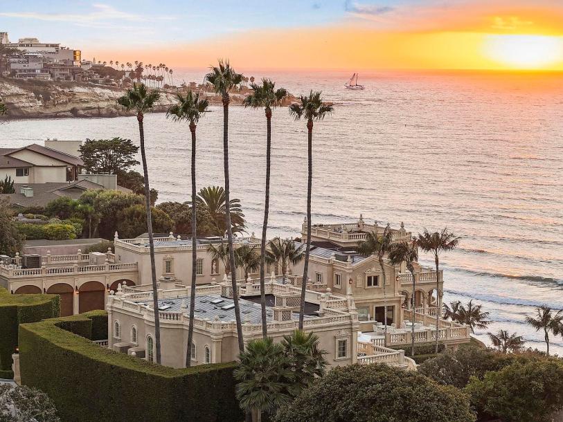 1900 Spindrift Dr, La Jolla, CA 92037-38