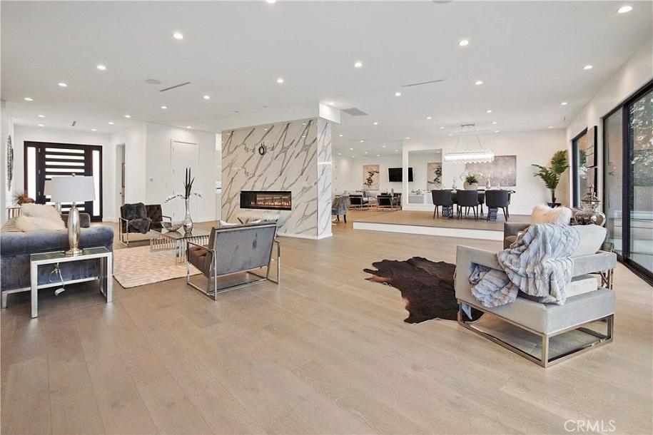 3064 Elvill Dr, Los Angeles, CA 90049-2