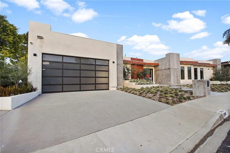 3064 Elvill Dr, Los Angeles, CA 90049-3