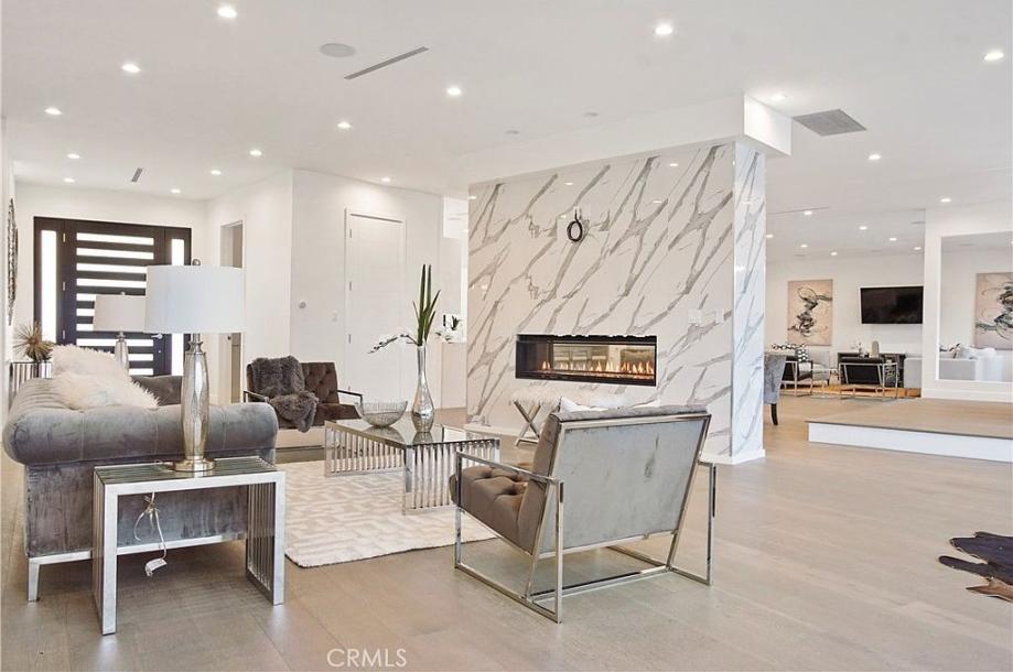 3064 Elvill Dr, Los Angeles, CA 90049-5