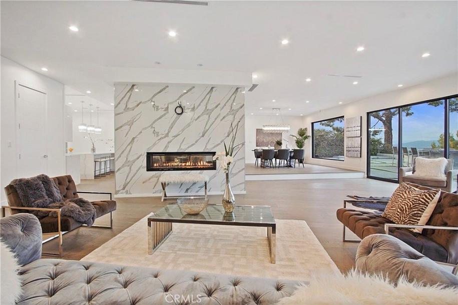 3064 Elvill Dr, Los Angeles, CA 90049-7