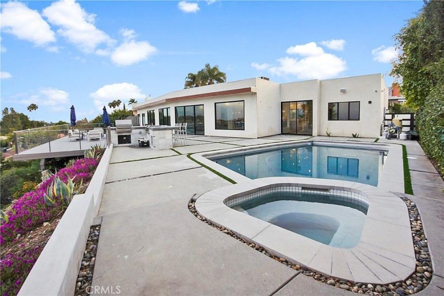 3064 Elvill Dr, Los Angeles, CA 90049-10