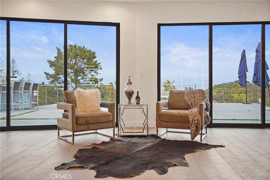 3064 Elvill Dr, Los Angeles, CA 90049-12