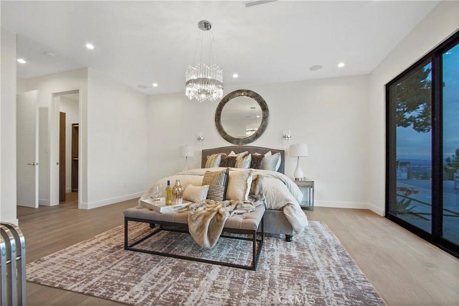 3064 Elvill Dr, Los Angeles, CA 90049-16