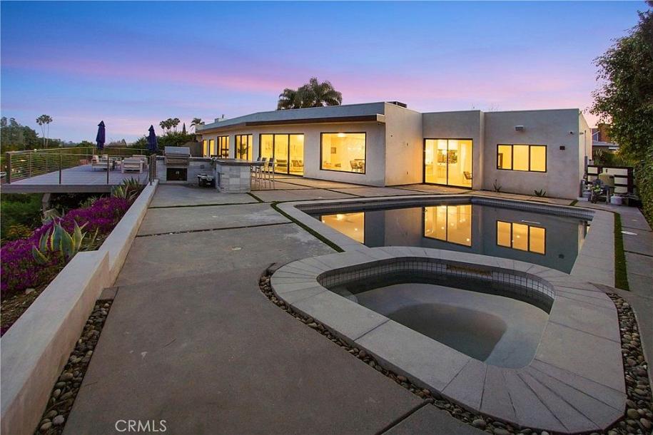 3064 Elvill Dr, Los Angeles, CA 90049-33