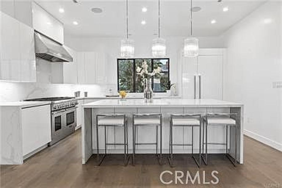 3064 Elvill Dr, Los Angeles, CA 90049-34