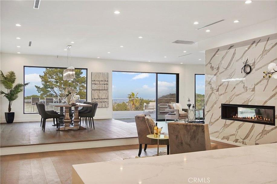 3064 Elvill Dr, Los Angeles, CA 90049-39