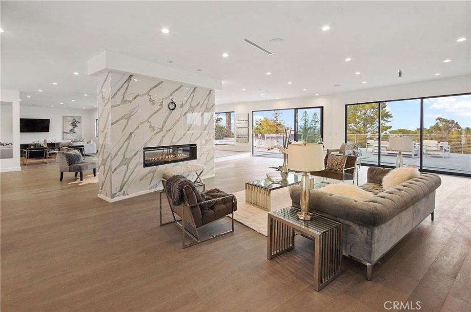 3064 Elvill Dr, Los Angeles, CA 90049-41