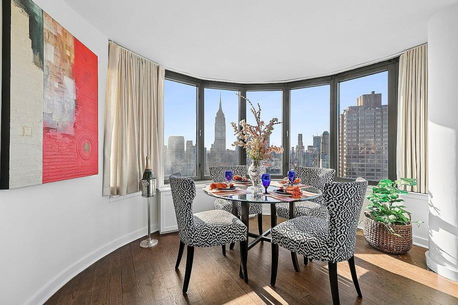 330 E 38th St APT 50E, New York, NY 10016-3
