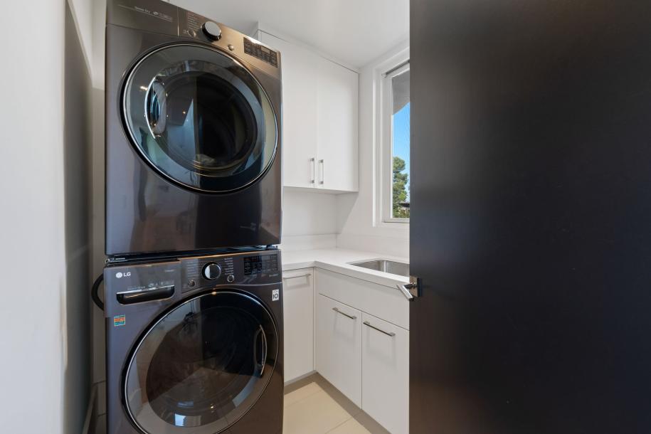 3548 1/2 Multiview Dr, Los Angeles, CA 90068-25