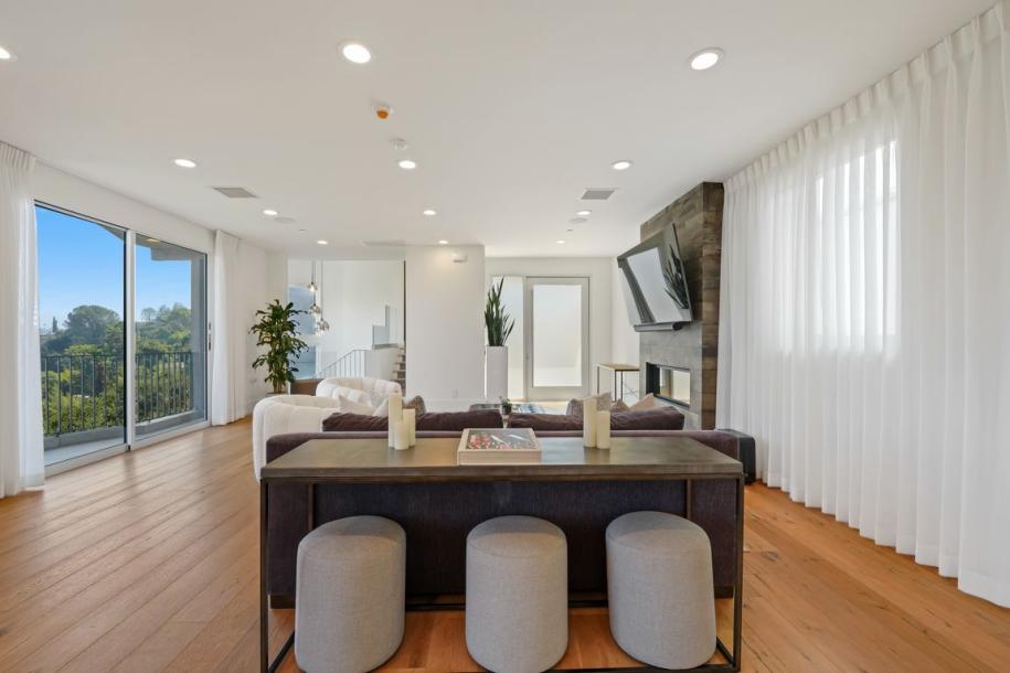 3548 1/2 Multiview Dr, Los Angeles, CA 90068-36