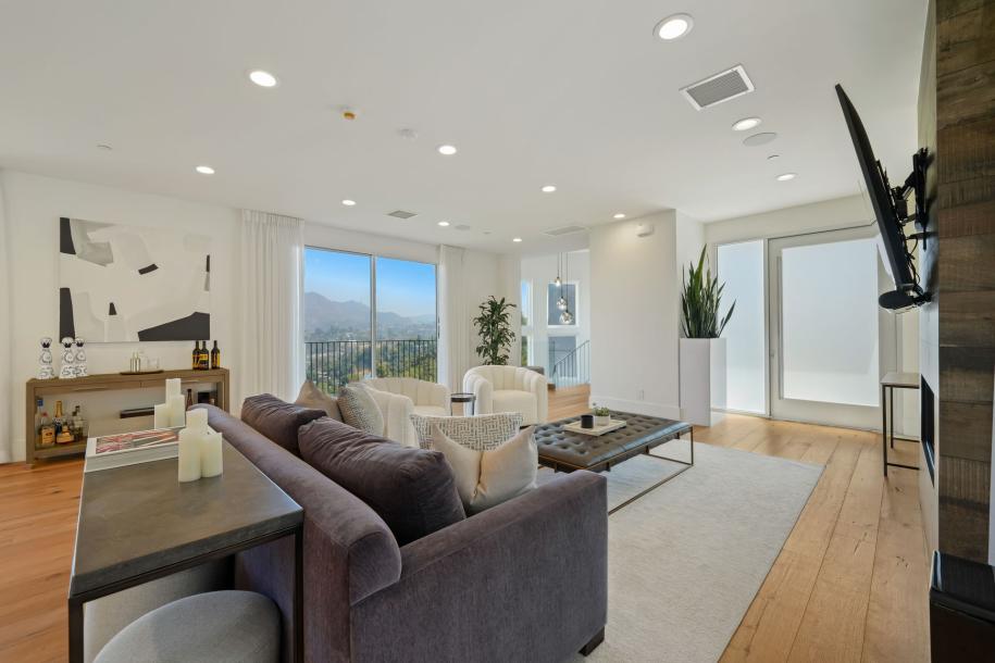 3548 1/2 Multiview Dr, Los Angeles, CA 90068-37