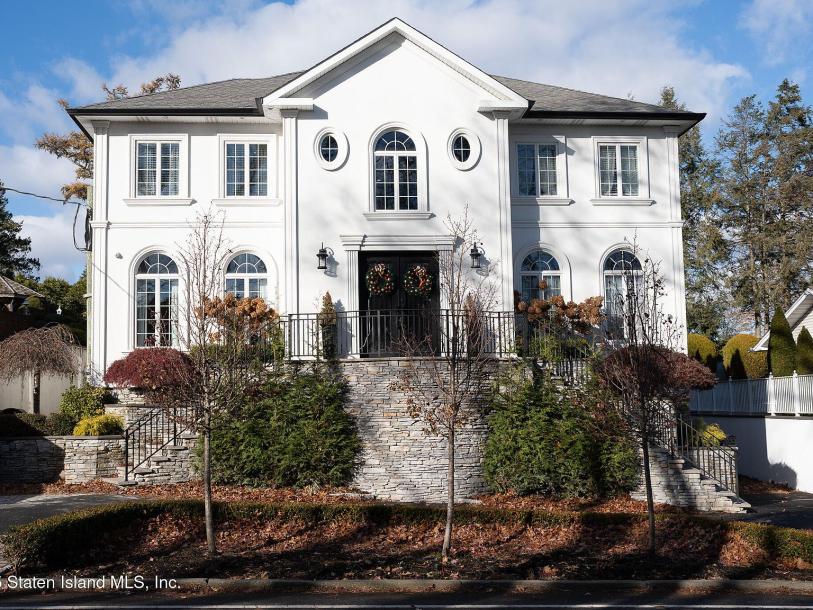 373 Ocean Ter, Staten Island, NY 10301-1