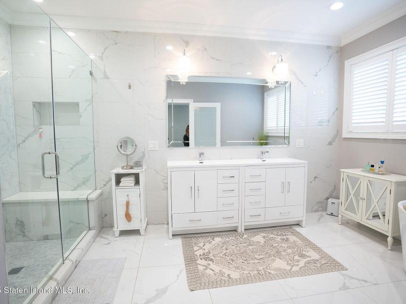 373 Ocean Ter, Staten Island, NY 10301-8