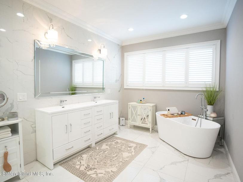 373 Ocean Ter, Staten Island, NY 10301-9