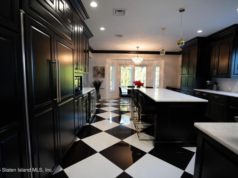 373 Ocean Ter, Staten Island, NY 10301-36