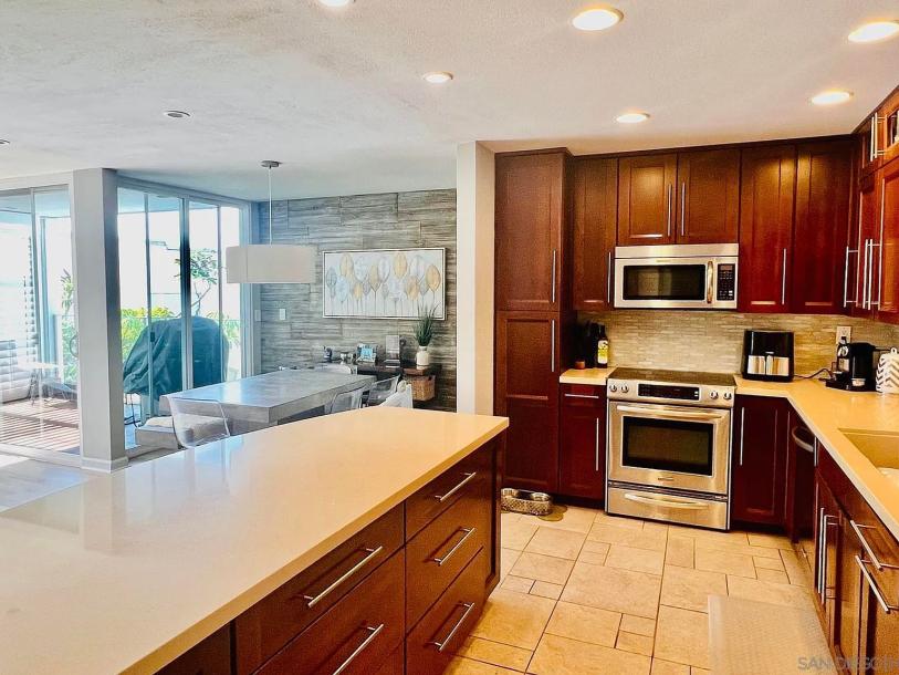 3850 Riviera Dr UNIT 3B, San Diego, CA 92109-29