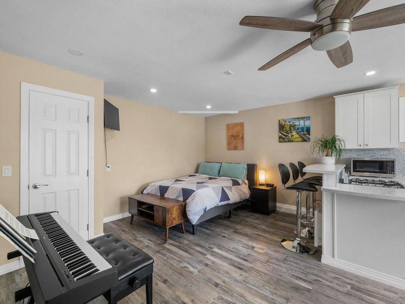 4125 Chippewa Ct, San Diego, CA 92117-23