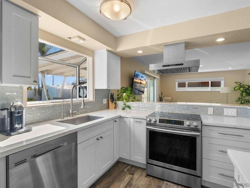 4125 Chippewa Ct, San Diego, CA 92117-18