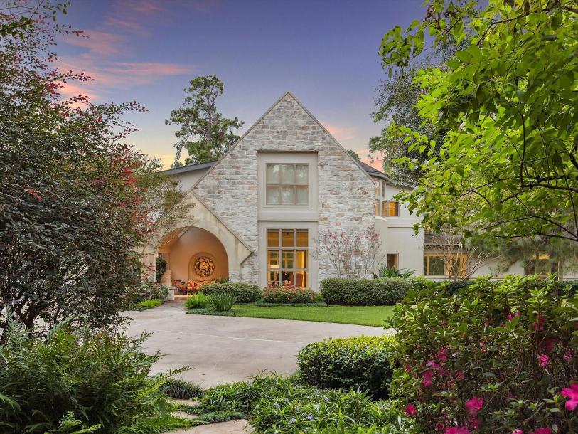 501 W Friar Tuck Ln, Houston, TX 77024-1